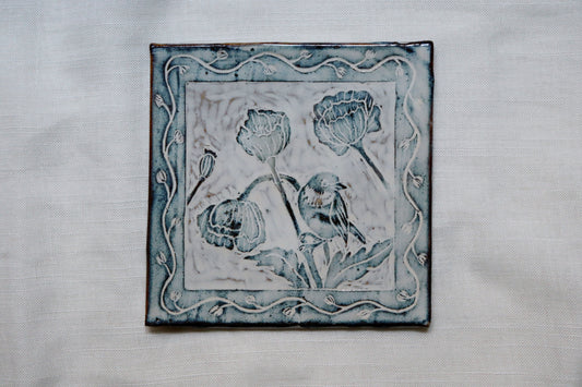 Kakelplatta sgraffito sångglasögonfågel